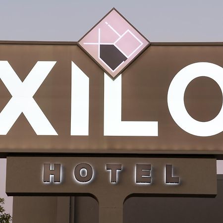 Hotel Xilo Glendale Exterior photo